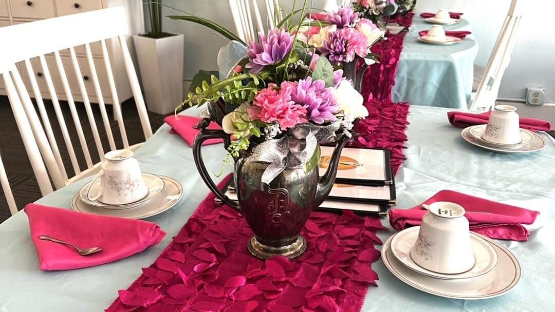 The White Heron Tea & Gifts